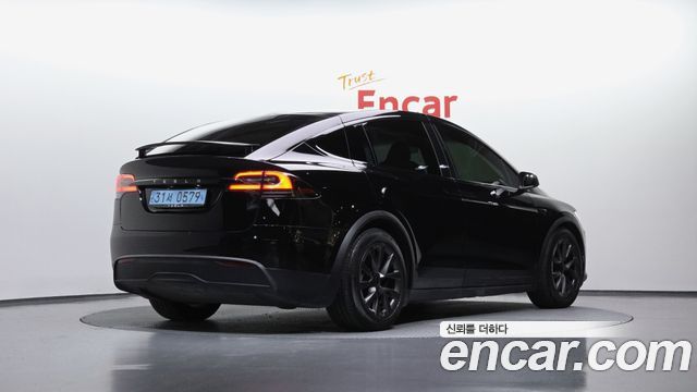 Tesla Model X AWD - фото 1