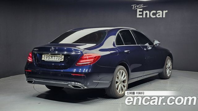Mercedes-Benz E-Class W213 E220d 4MATIC Exclusive - фото 1