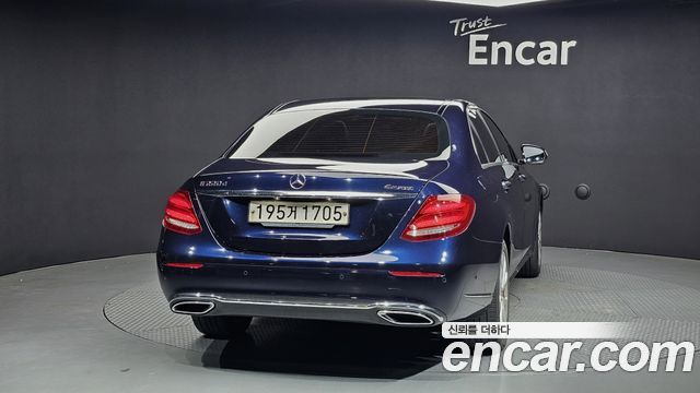 Mercedes-Benz E-Class W213 E220d 4MATIC Exclusive - фото 3
