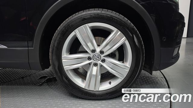 Volkswagen Tiguan 2-го поколения 2.0 TDI 4Motion Prestige - фото 3