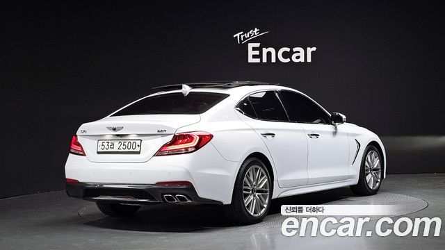 Genesis G70 2.0T Elite - фото 1