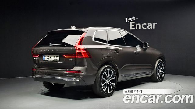 Volvo XC60 2-го поколения B6 Ultimate Bright - фото 1