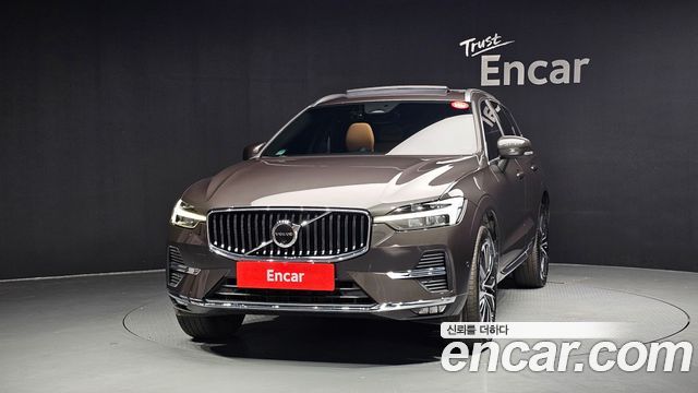 Volvo XC60 2-го поколения B6 Ultimate Bright - фото 2