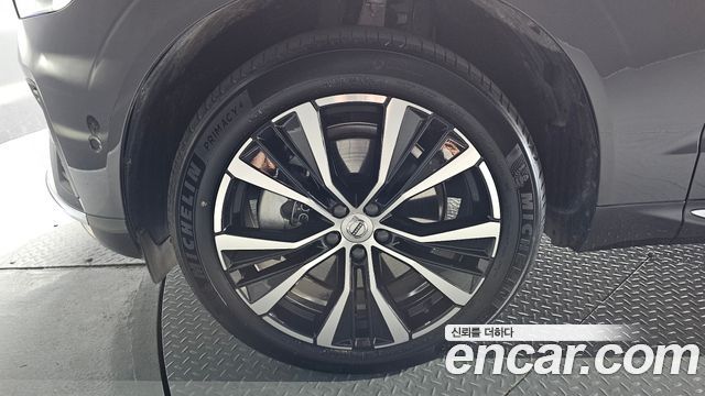 Volvo XC60 2-го поколения B6 Ultimate Bright - фото 4