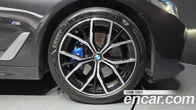 BMW 5-Series G30 530i M Sport Package - фото 4