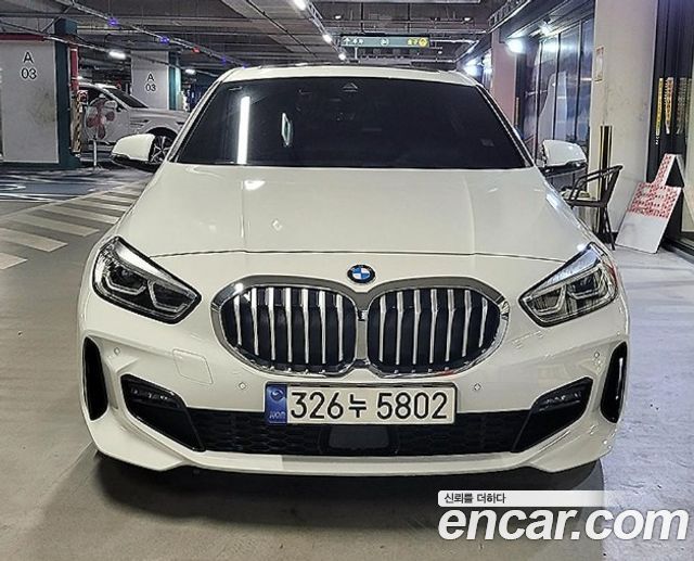 BMW 1-Series F40 120i M Sports - фото 0