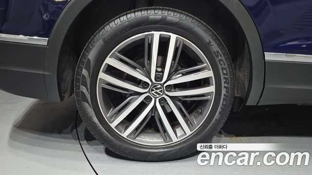 Volkswagen Tiguan 2.0 TSI Prestige - фото 4