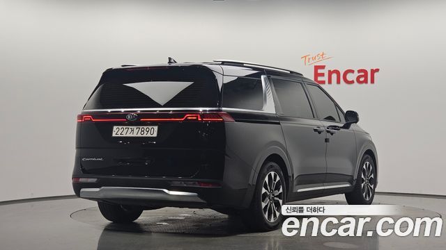 Kia Carnival 4-го поколения 9-Seater Signature - фото 0