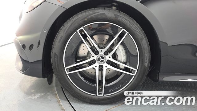 Mercedes-Benz E-Class W214 E200 AMG Line - фото 4