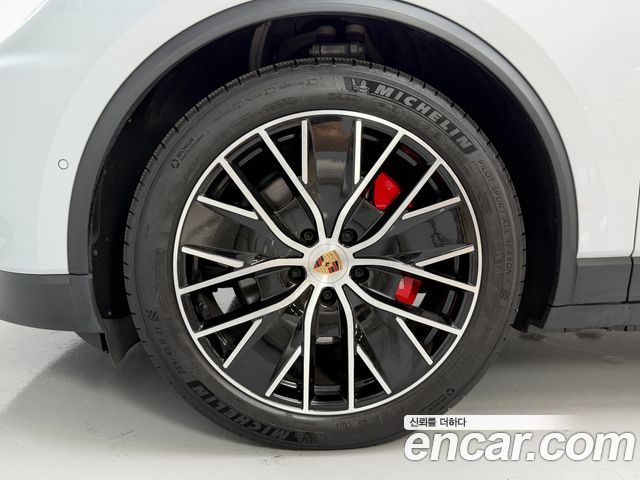 Porsche Macan EV 4S - фото 4
