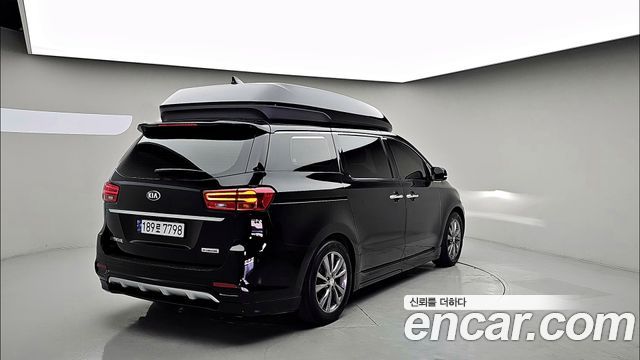 Kia Carnival Новый 9-Seater Hi-Limousine Prestige - фото 1