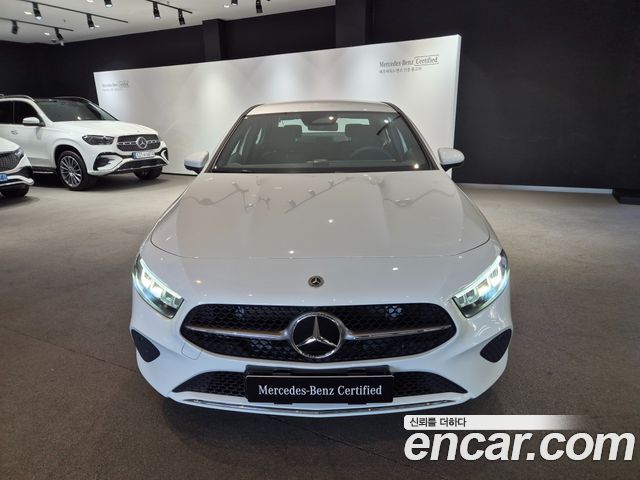 Mercedes-Benz A-Class W177 A220 Sedan - фото 2