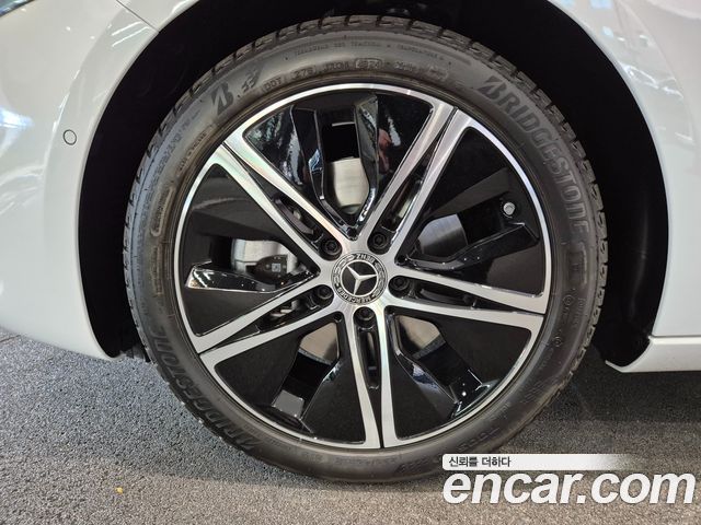 Mercedes-Benz A-Class W177 A220 Sedan - фото 4