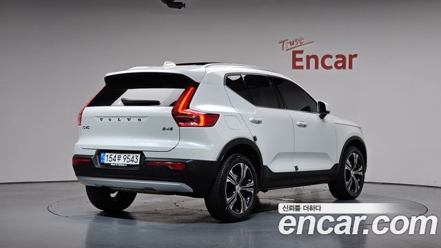 Volvo XC40 B4 Inscription - фото 0