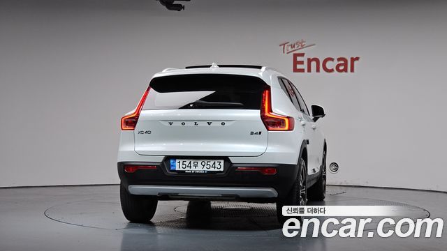 Volvo XC40 B4 Inscription - фото 2