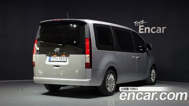 Hyundai Staria Tourer 9-Seater Modern - фото 1