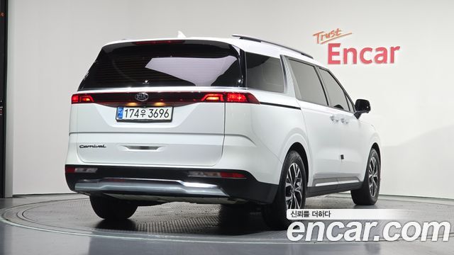 Kia Carnival 4-го поколения 9-Seater Noblesse - фото 1