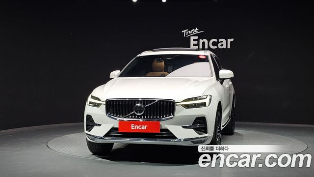 Volvo XC60 2-го поколения B6 Ultimate Bright - фото 2