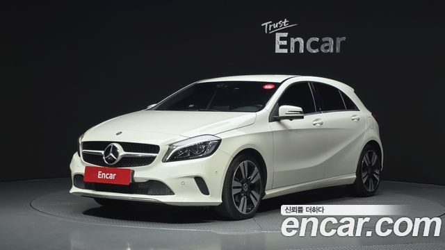Mercedes-Benz A-Class W176 A200 - фото 0