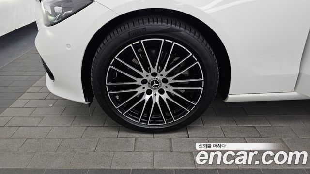 Mercedes-Benz C-Class W206 C200 Avantgarde - фото 4
