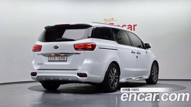 Kia Carnival Новый 9-Seater Noblesse Special - фото 1