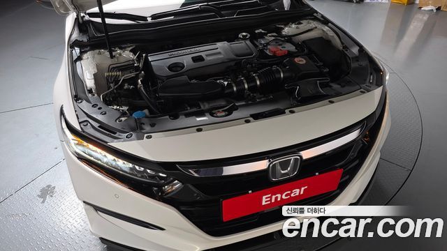 Honda Accord 10-го поколения 2.0 Turbo Sport - фото 4
