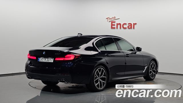 BMW 5-Series G30 530i M Sport Package - фото 0