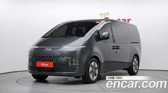 Hyundai Staria Tourer 11-Seater Modern - фото 0