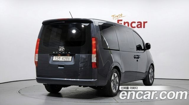 Hyundai Staria Tourer 11-Seater Modern - фото 1