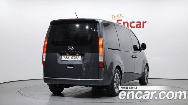 Hyundai Staria Tourer 11-Seater Modern - фото 3