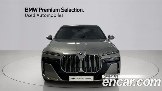 BMW 7-Series G70 740i xDrive M Sport Limited - фото 2