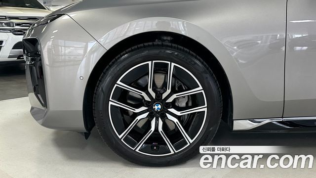 BMW 7-Series G70 740i xDrive M Sport Limited - фото 4