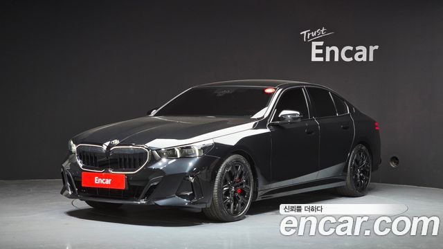 BMW 5-Series G60 530i xDrive M Sport Pro Special Edition - фото 0