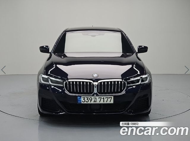 BMW 5-Series G30 530i xDrive M Sport Package - фото 1