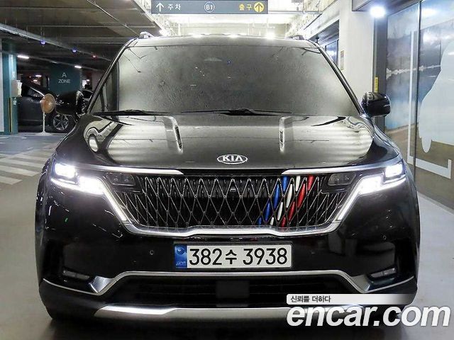 Kia Carnival 4-го поколения 9-Seater Signature - фото 1