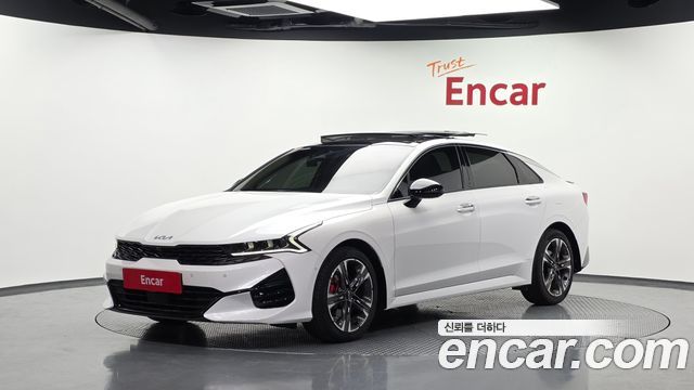 Kia K5 3-го поколения 2.0 Signature - фото 0