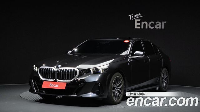 BMW 5-Series G60 520i M Sport - фото 0
