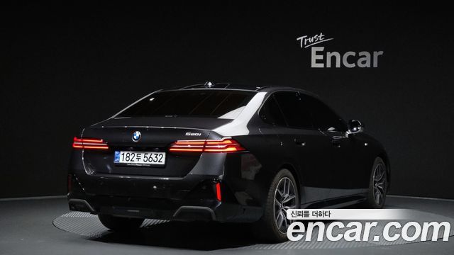 BMW 5-Series G60 520i M Sport - фото 1
