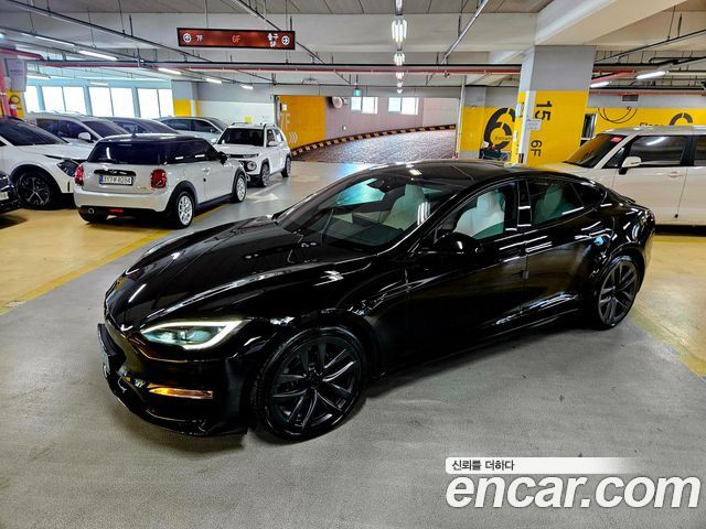 Tesla Model S AWD - фото 0