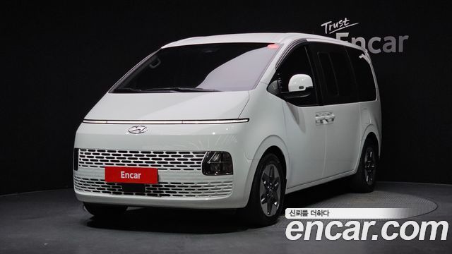 Hyundai Staria Tourer 9-Seater Modern - фото 0