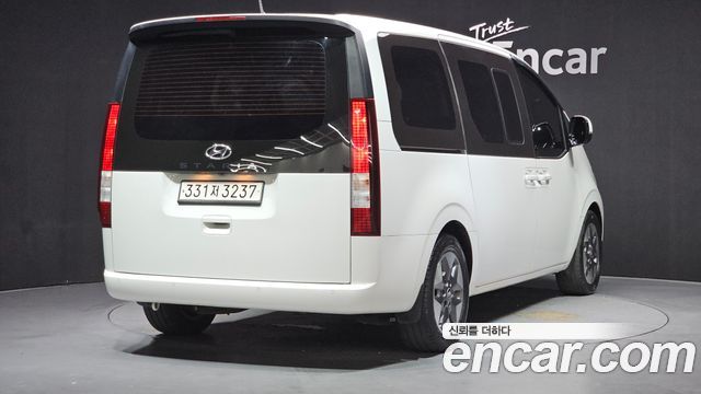 Hyundai Staria Tourer 9-Seater Modern - фото 1