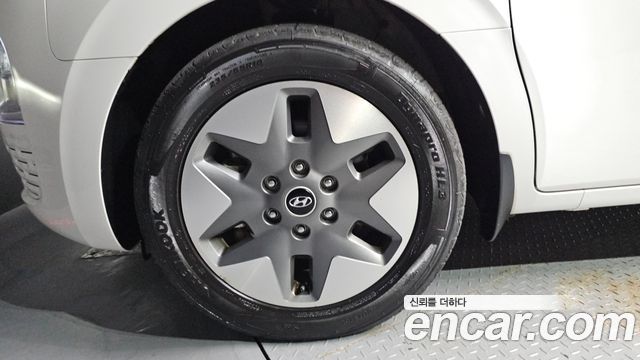 Hyundai Staria Tourer 9-Seater Modern - фото 4