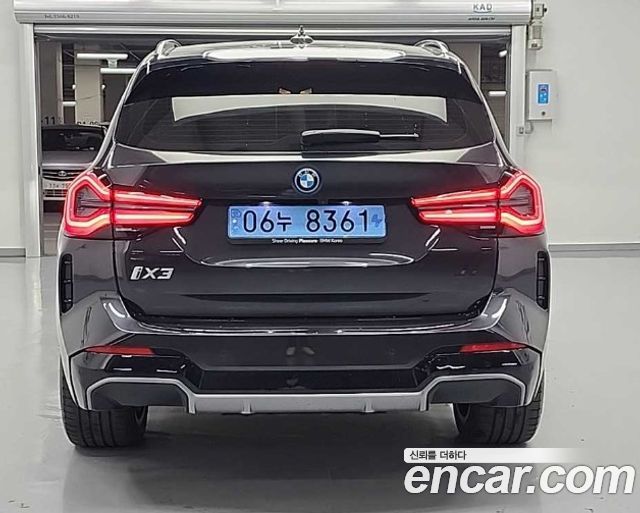 BMW iX3 M Sports - фото 2