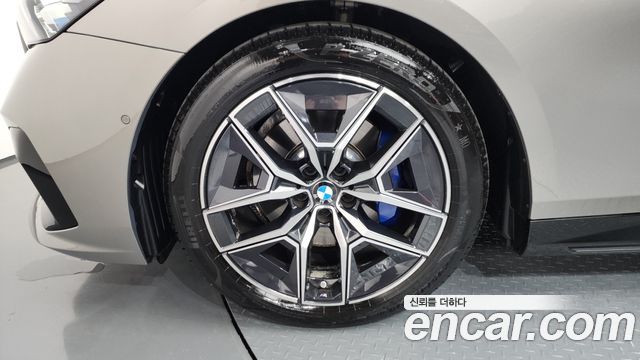 BMW 5-Series G60 520i M Sport - фото 4