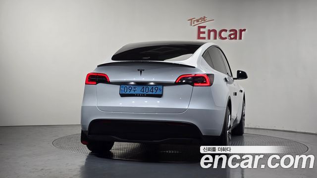 Tesla Model Y RWD - фото 3