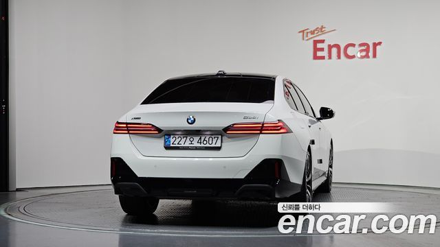 BMW 5-Series G60 530i xDrive M Sport - фото 3