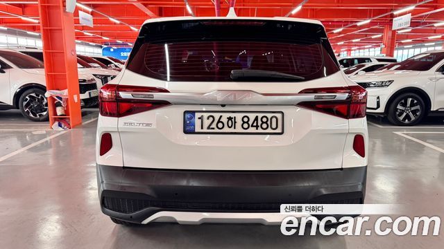 Kia Seltos Diesel 1.6 2WD Trendy - фото 4