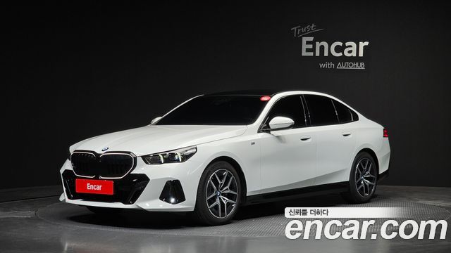 BMW 5-Series G60 520i M Sport - фото 0