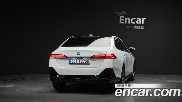 BMW 5-Series G60 520i M Sport - фото 3