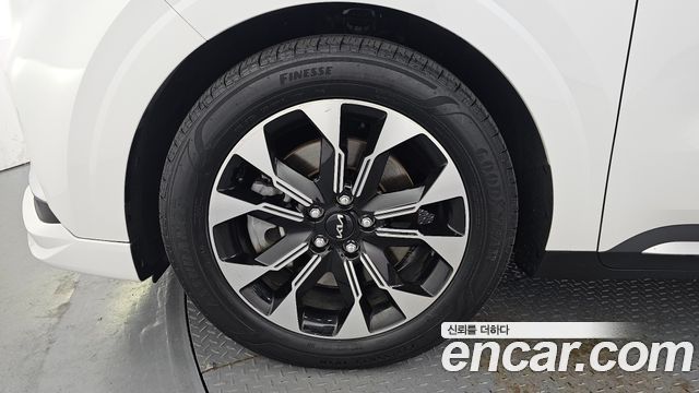 Kia Carnival 4-го поколения 7-Seater Signature - фото 4